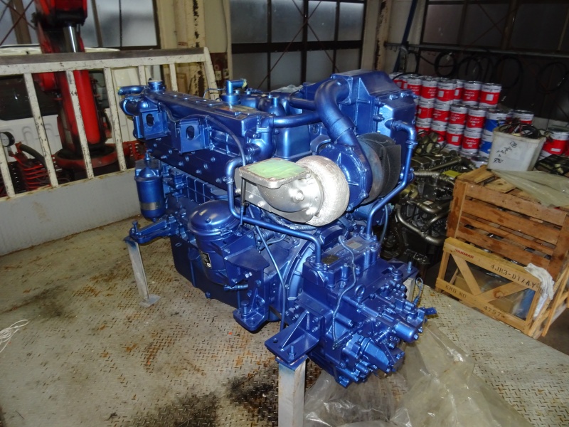 いすゞ船内機 UM6BG1TCX2 285馬力 最大350馬力 減速比：2.91